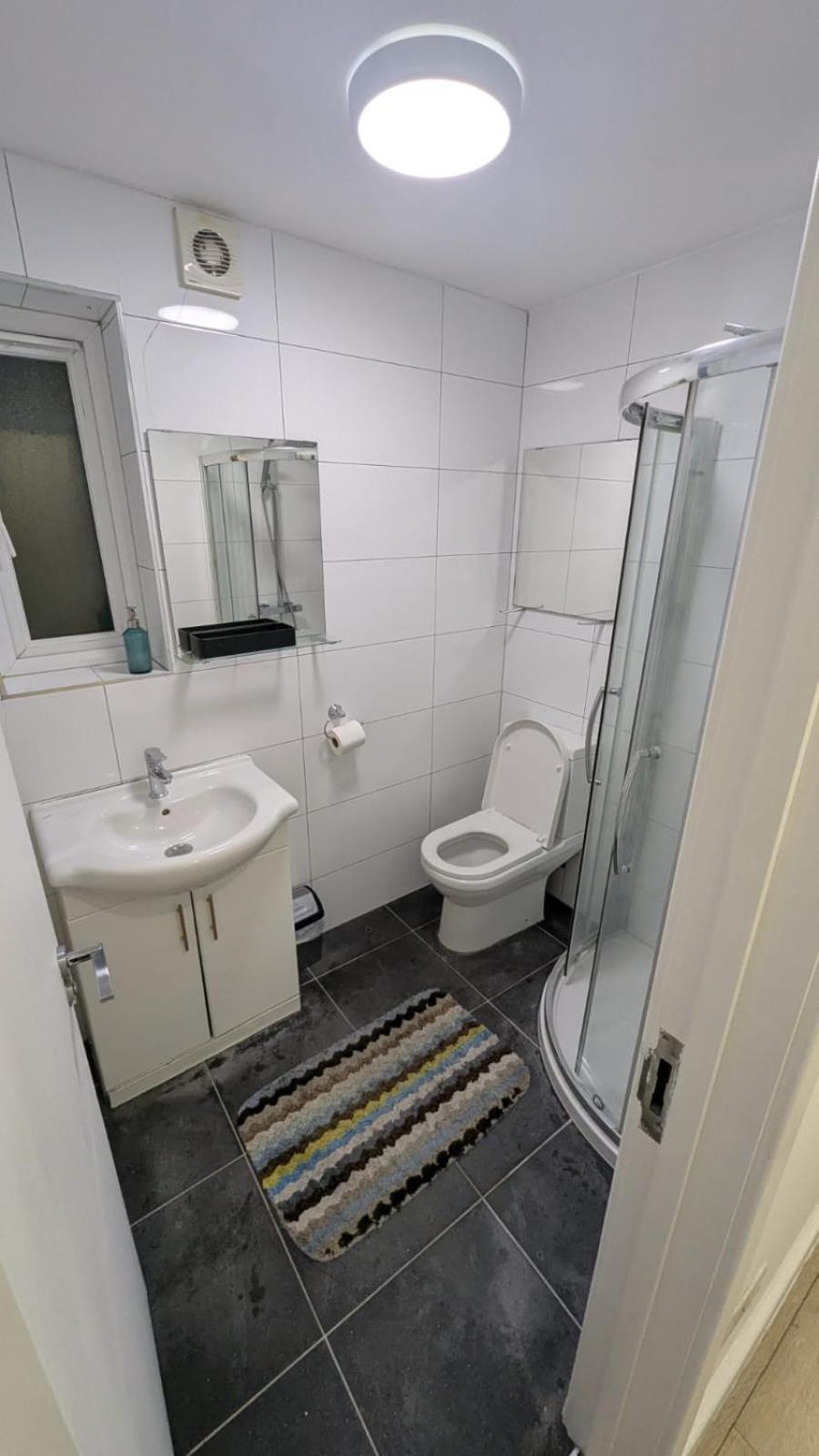 Appartamento Delightful 2 Bed Ground Floor East By Rebby Sleeps 4 Near Canning Town Station