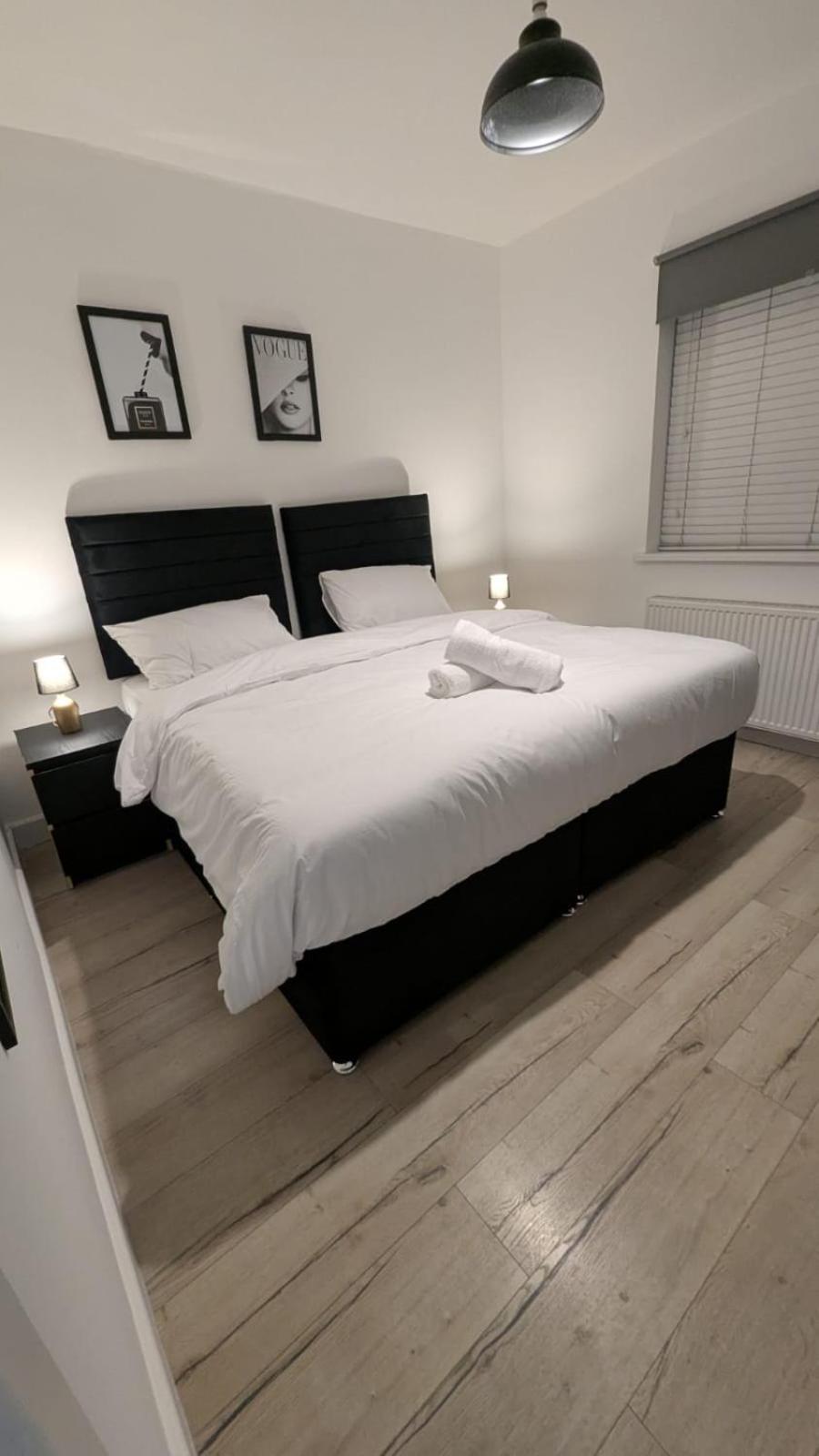 Delightful 2 Bed Ground Floor East By Rebby Sleeps 4 Near Canning Town Station Appartamento Londra